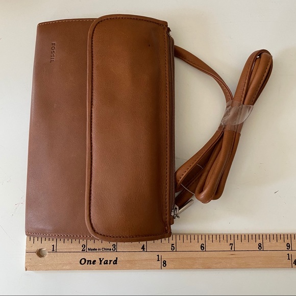 Fossil tan leather wallet on a string crossbody - Picture 11 of 14